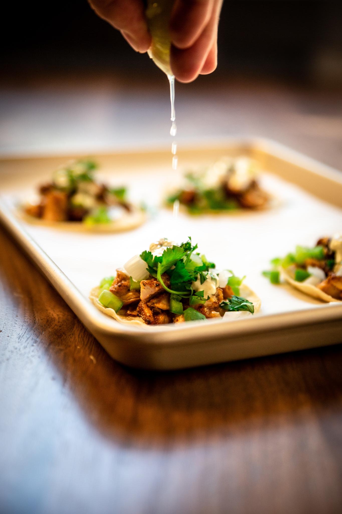 使い回し英単語】squeezeって“抱きしめる”！？ | 株式会社ワールドエデュケーション